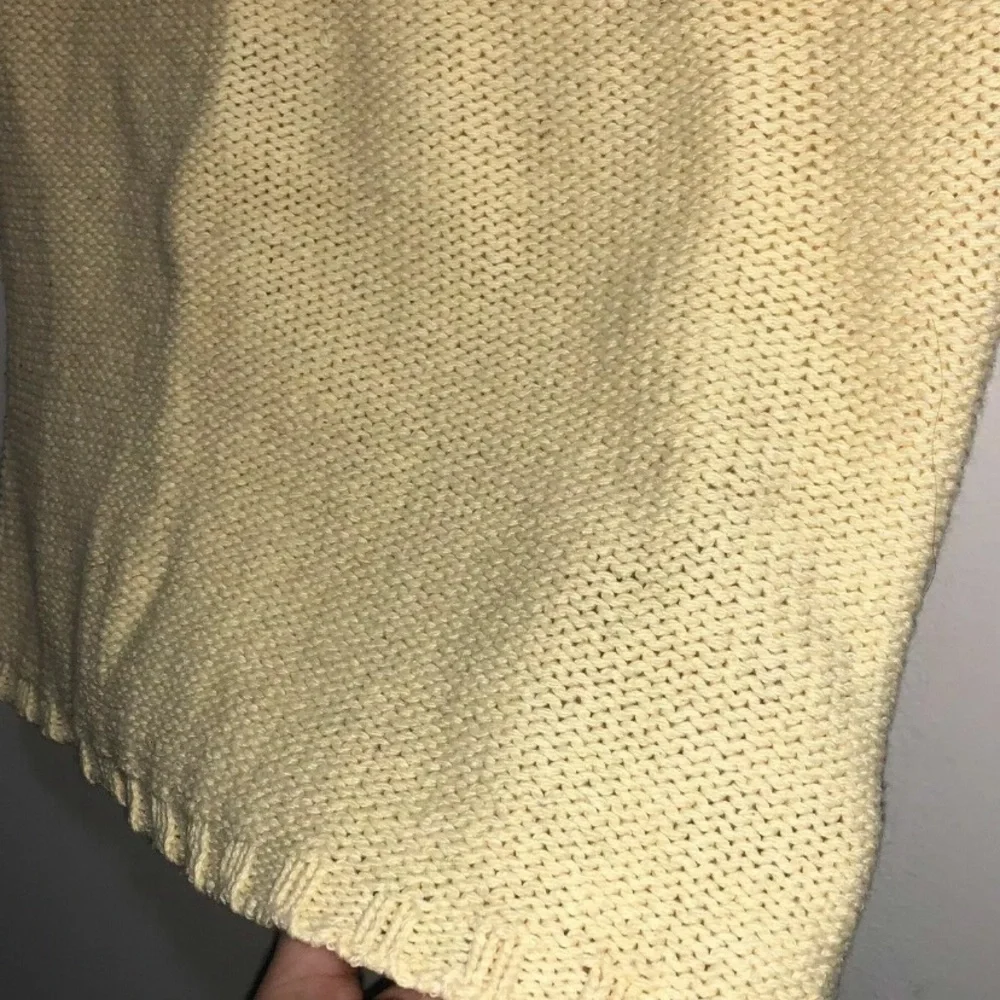 Pale Yellow Sleeveless Turtleneck Knit Sweater - Picture 13 of 13